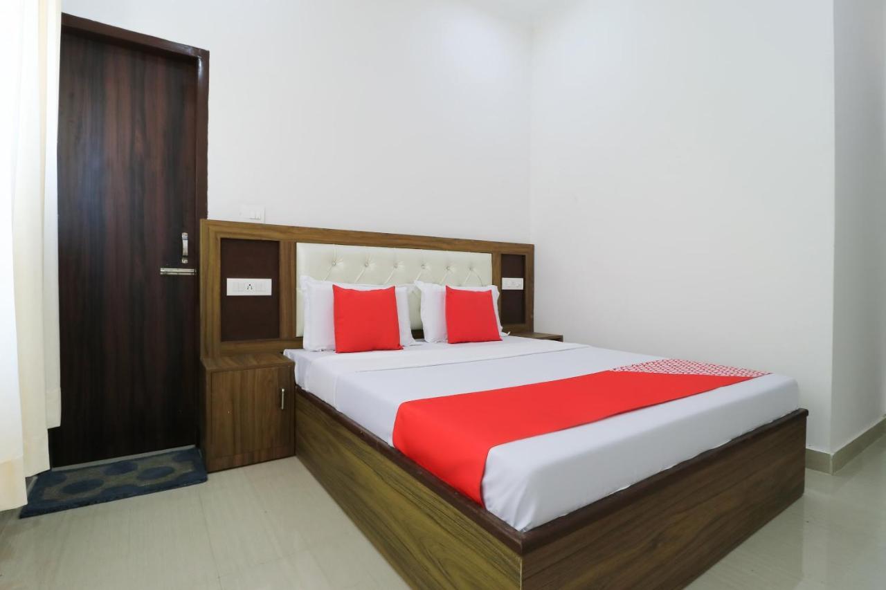 โอโย 64004 โฮเต็ล การ์ตาร์ Hotel Zirakpur ภายนอก รูปภาพ