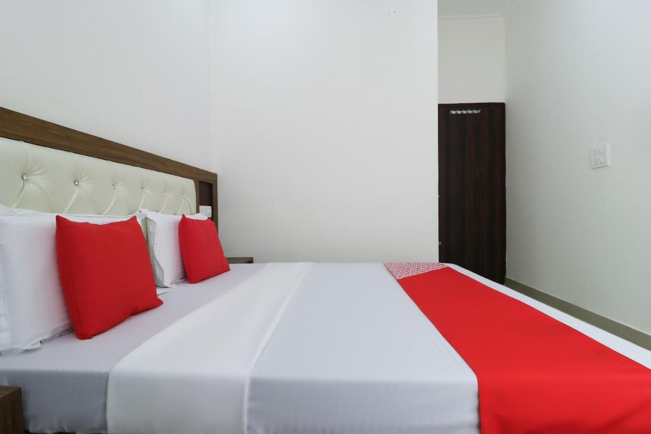 โอโย 64004 โฮเต็ล การ์ตาร์ Hotel Zirakpur ภายนอก รูปภาพ